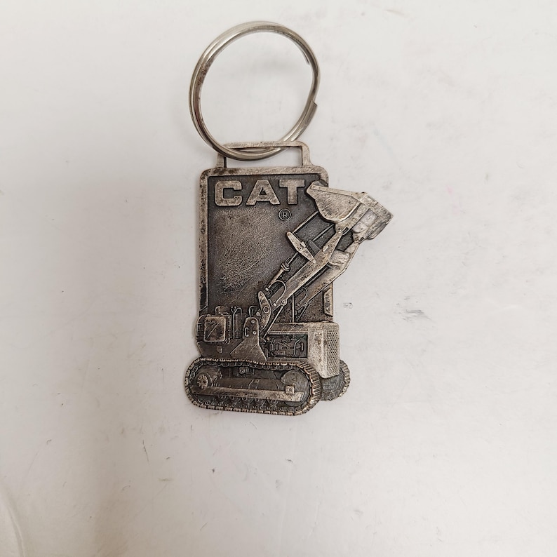 Vintage 1970's Caterpillar Cat 941 Crawler metal fob. 2" bild 2