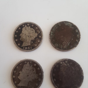Antique lot of 4 Liberty Head nickels in various years and condition as found V nickel, Charles Barber