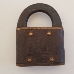 Vintage circa 1926 Yale seamless steel padlock without key, as found untouched condition 2 1/2&quot;