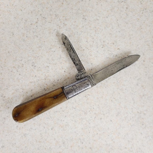 Antique 1900's J.Russell Barlow pocket knife, smooth bone scales READ
