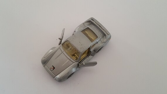 1/43 Minichamps Porsche 959 from 1987 in Red 400 062521