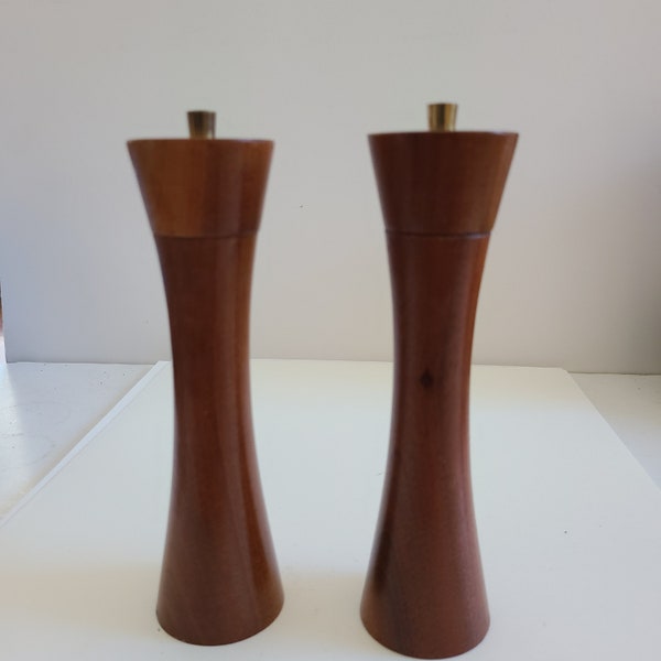 Vintage mid century modern Salt shaker & Peppermill set by Kromex, Danish design, nice condition