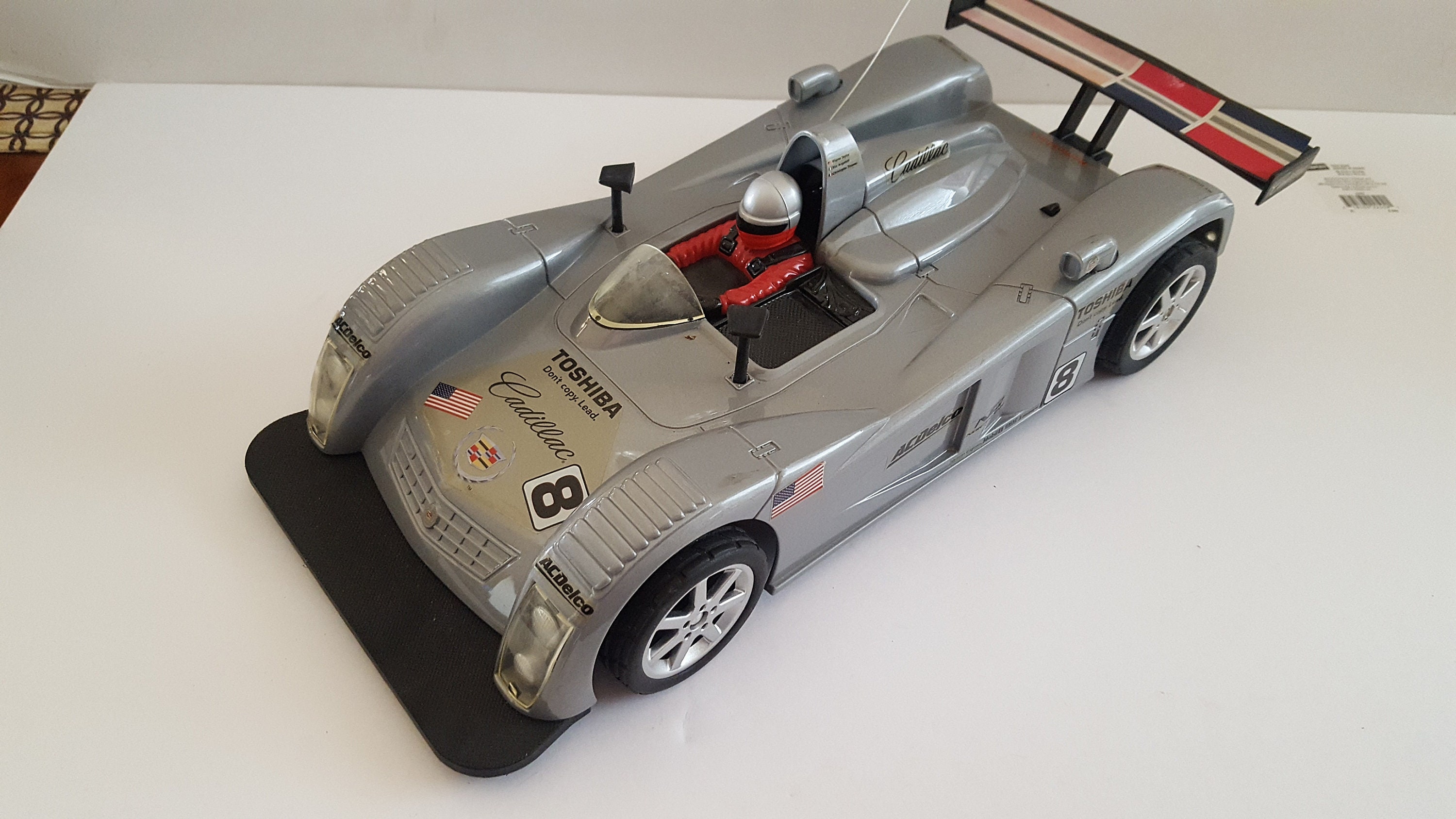 ミニカー CADILLAC LMP 1:32 Vintage 2001 Radio Shack Radio Control Cadillac Northstar