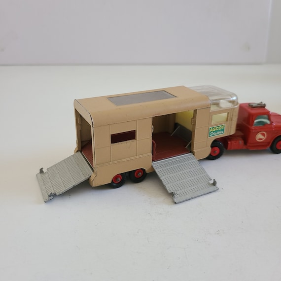 MATCHBOX K-18 アーティキュレーテッドホースバン MATCHBOX K-18 アーティキュレーテッドホースバン MATCHBOX K-18