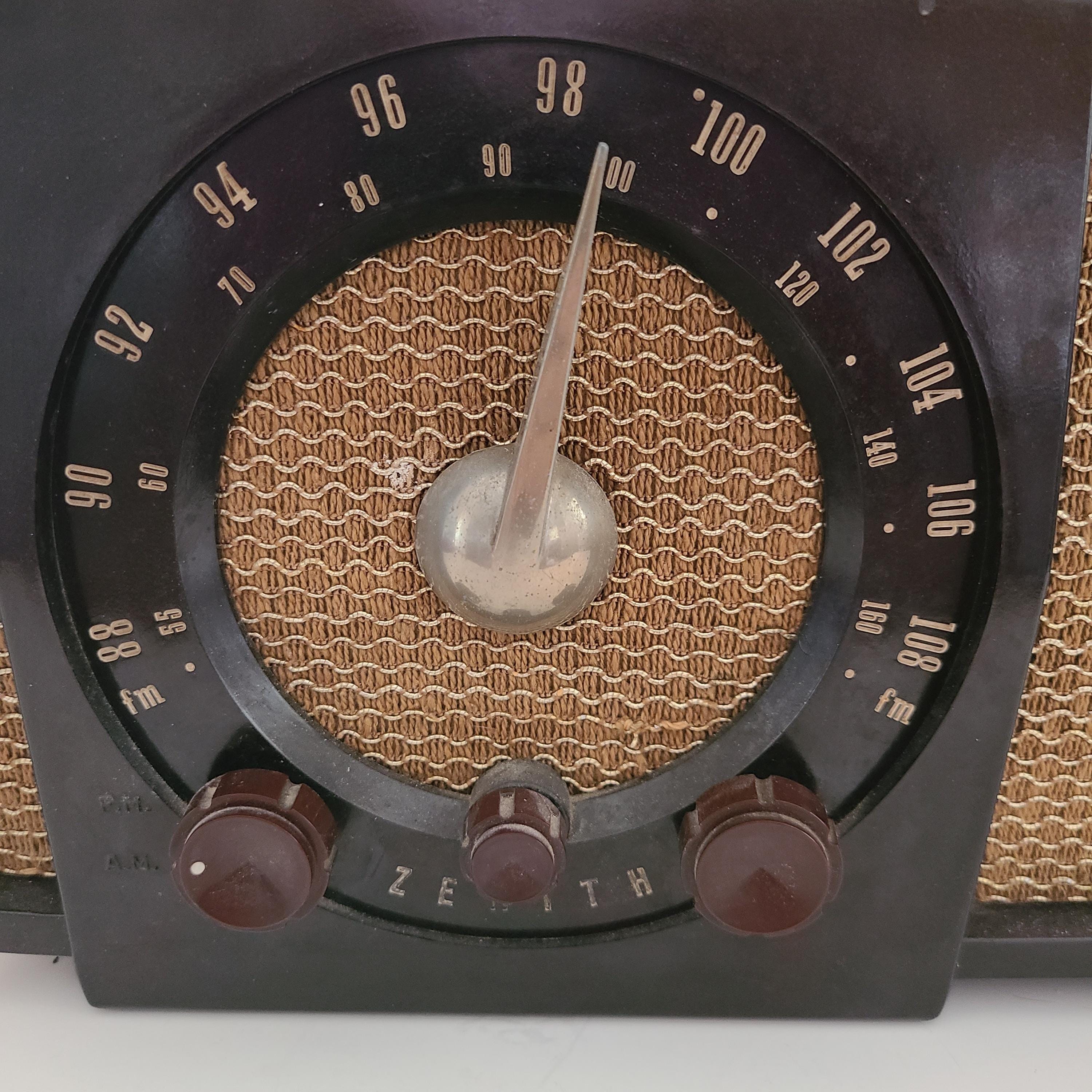 ヴィンテージ　ZENITH ラジオ Vintage Circa 1950 Zenith AM/FM Radio Table Top 7 Tube