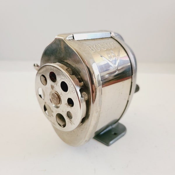 Vintage 1963 Boston KS multi-size (8) pencil  sharpener, Hunt Manufacturing Co. Statesville NC excellent sharpening condition