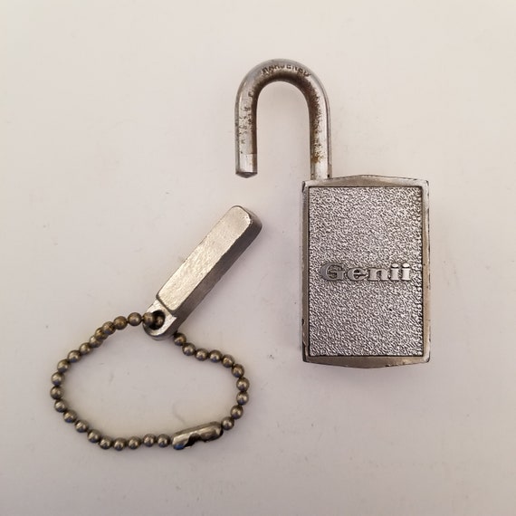 Vintage Mid 1970 s Genii Magnetic Light Duty Padlock Keyless