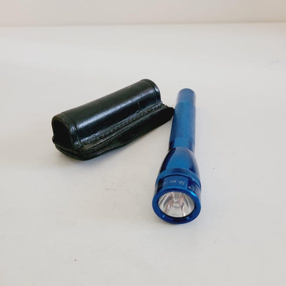 MAGLITE マグライト　初期型　レア刻印　MINI MAGLITE Amazon.co.jp: 【明るさ332ルーメン / 本体色 : ブラック】 ミニ