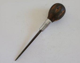 Vintage circa 1960's Millers Falls Made in USA No.365 well used scratch awl measures 6"