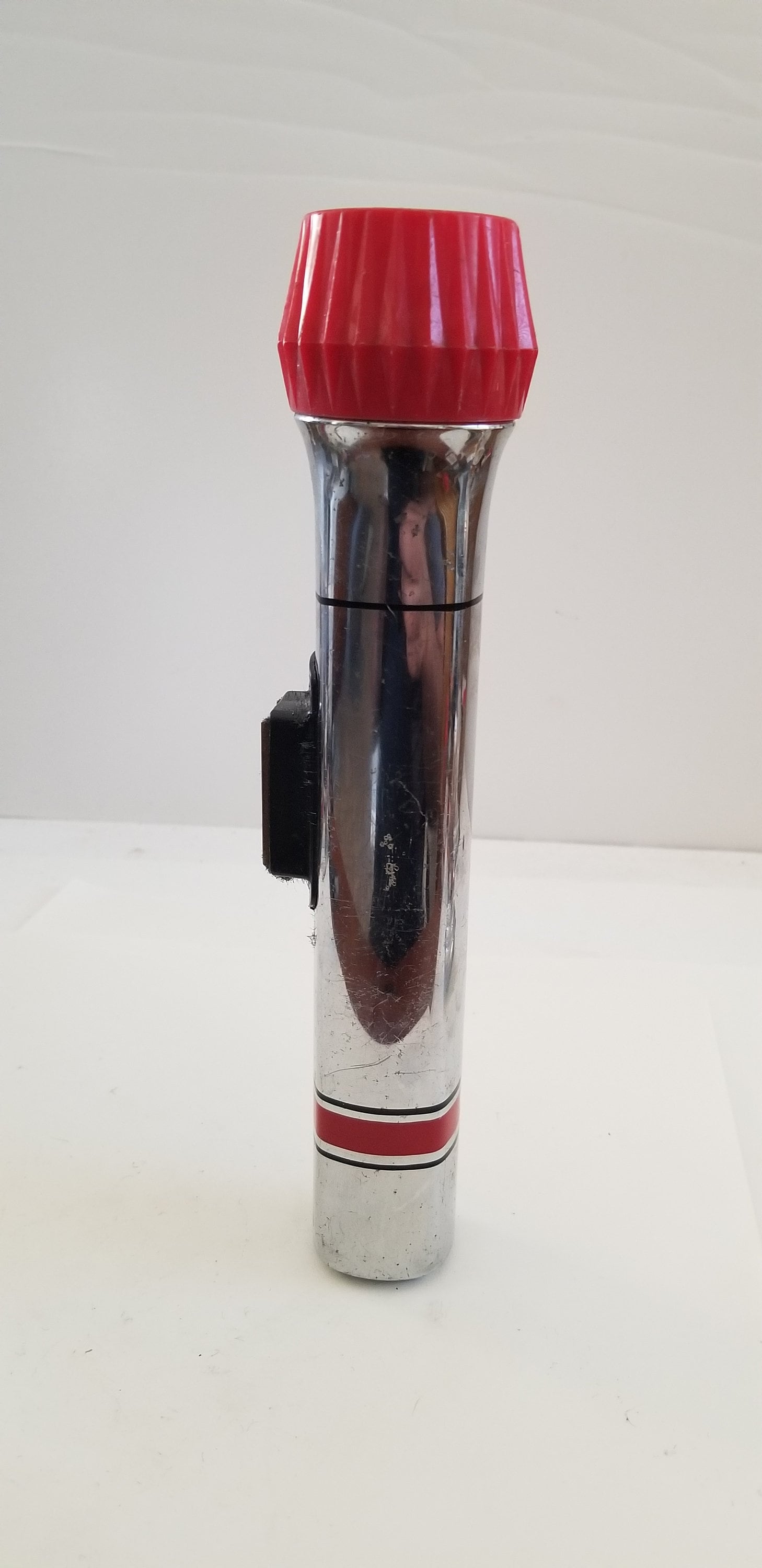 Vintage 1959 Eveready Magnet Lite Flashlight: Red Head Cap, Black