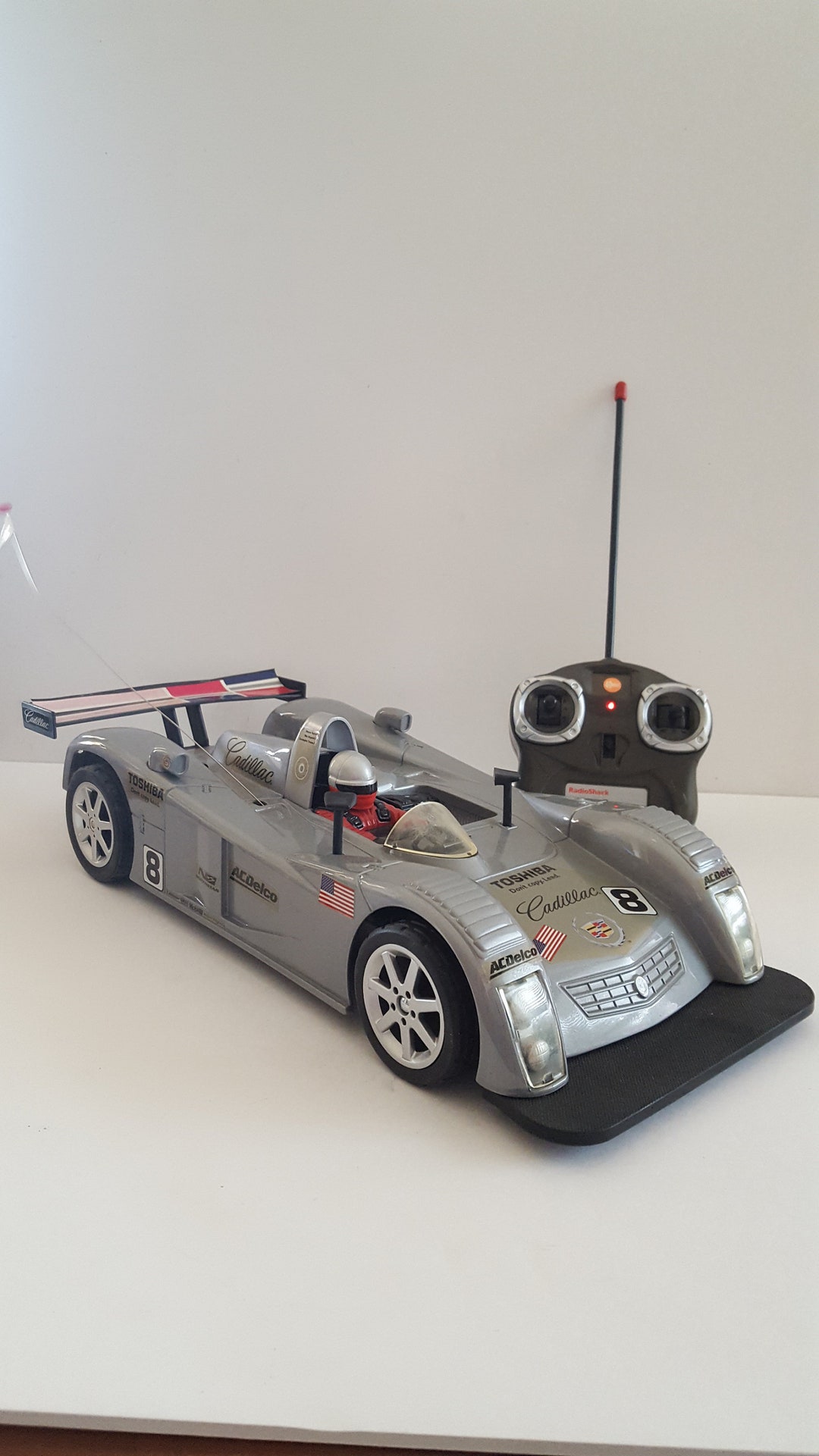 ミニカー CADILLAC LMP 1:32 Vintage 2001 Radio Shack Radio Control Cadillac Northstar