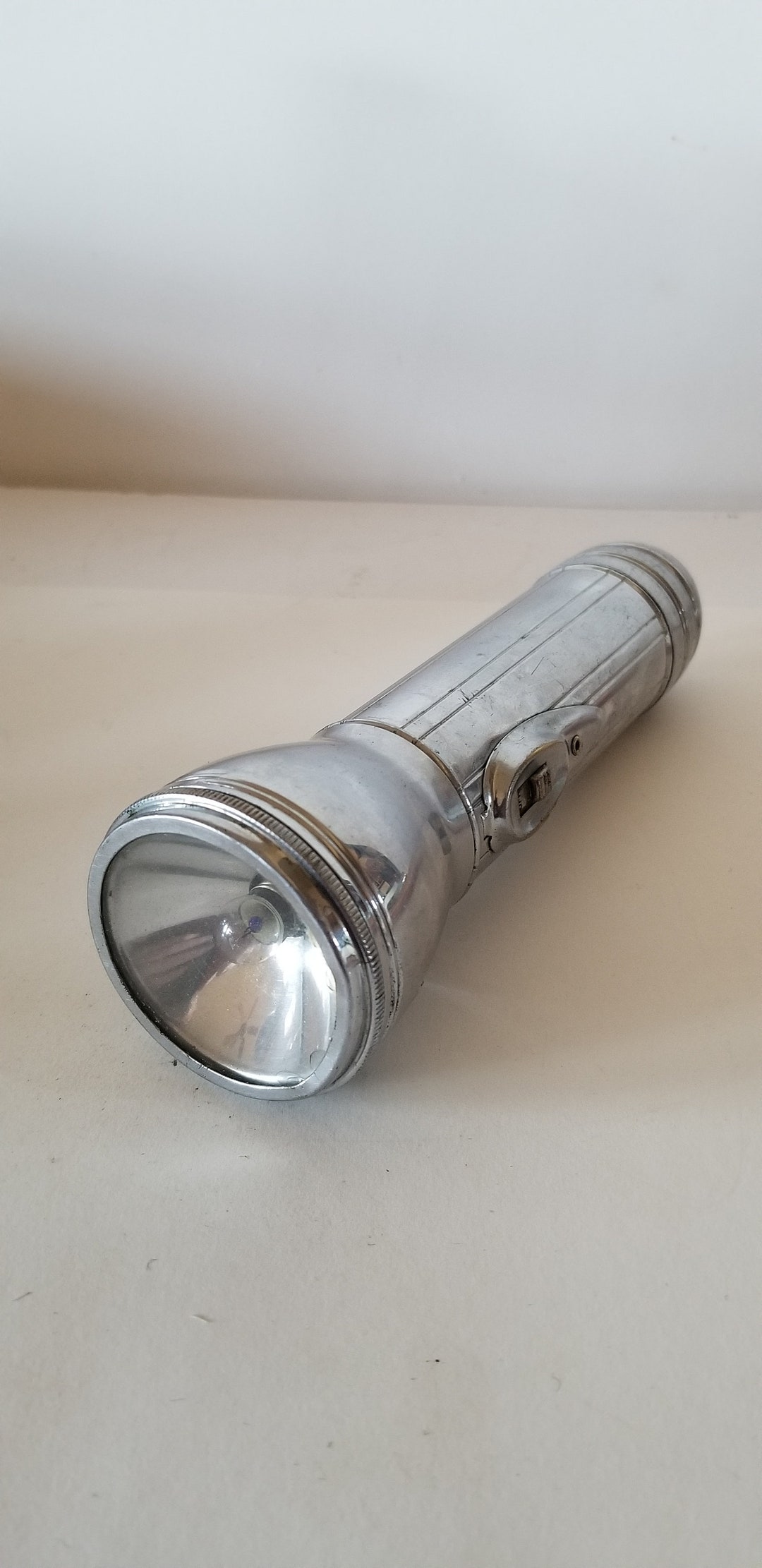 Vintage Circa 1930's Art Deco Bullet Flashlight 2 D Cells Working
