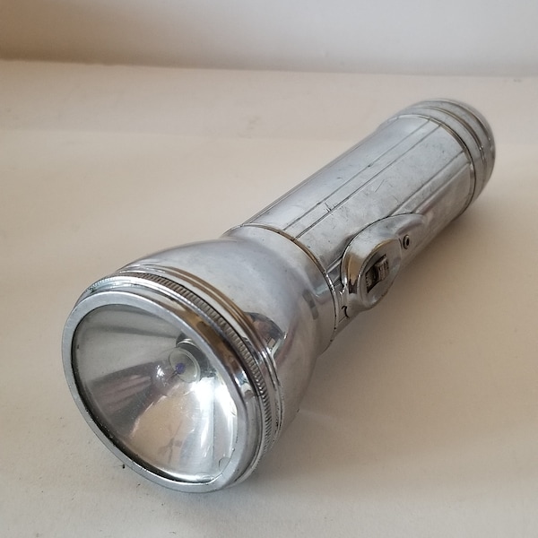 Vintage circa 1930's Art Deco bullet flashlight 2 D cells working condition unknown manufacturer nice look