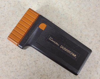 Vintage 1985 Duracell Durabeam flashlight model DFC pocket flashlight, good condition includes new batteries.