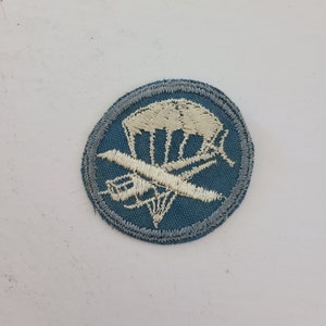Vintage early WWII Airborne Infantry Parachute Glider Enlisted embroidered patch on cotton twill, very rare nice condition