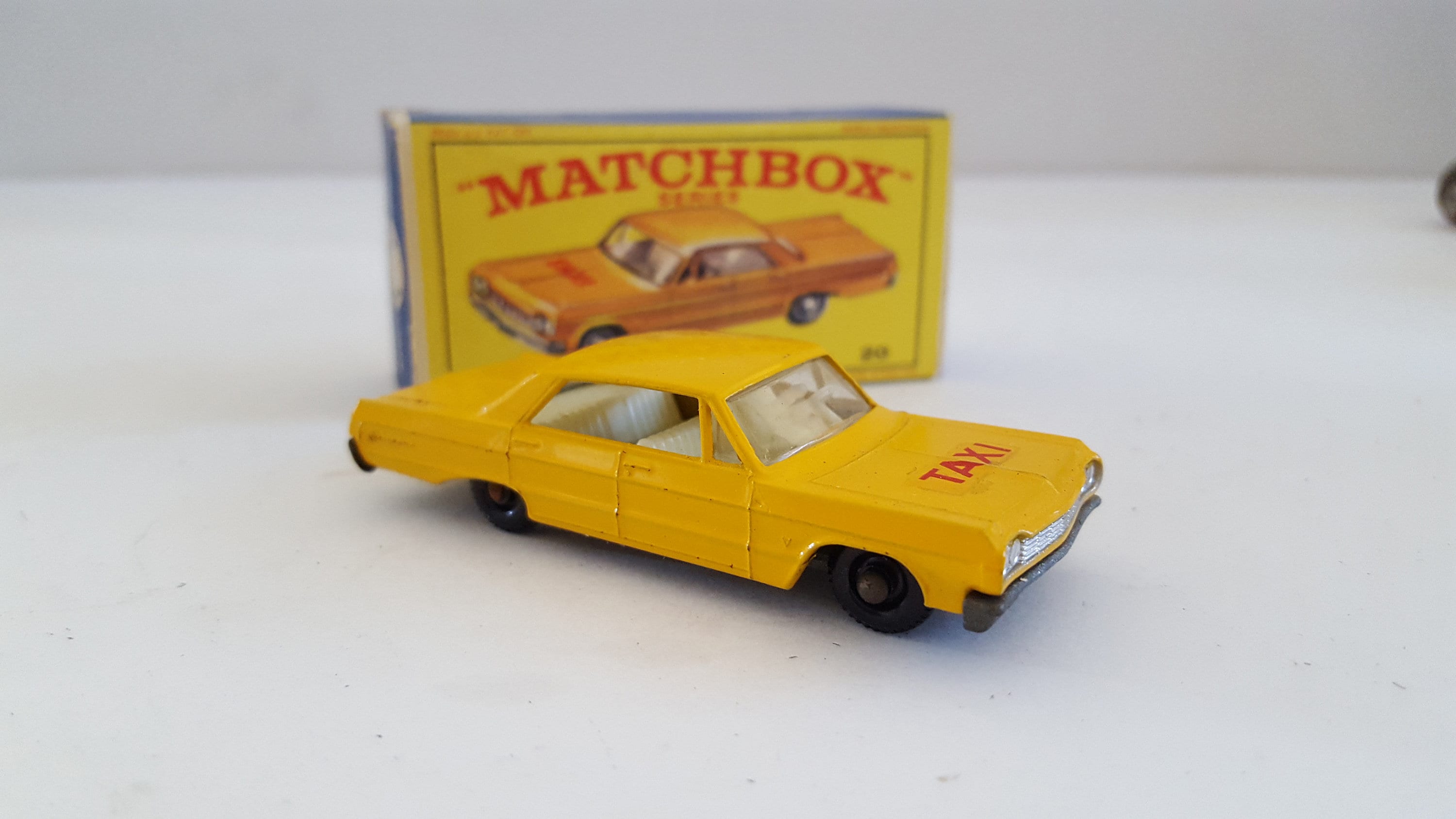 Matchbox series no 20 chevrolet best sale impala taxi