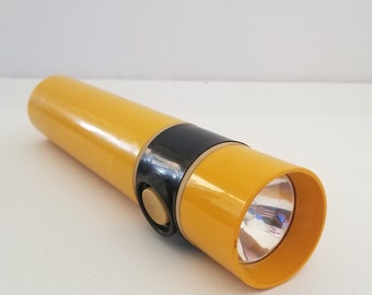 best heavy-duty rechargeable flashlight Fenix PD36R PRO - 2800 Lumens Shields:Chrome + Clear girls_school Remeber the Burton Indie, moderate light mode