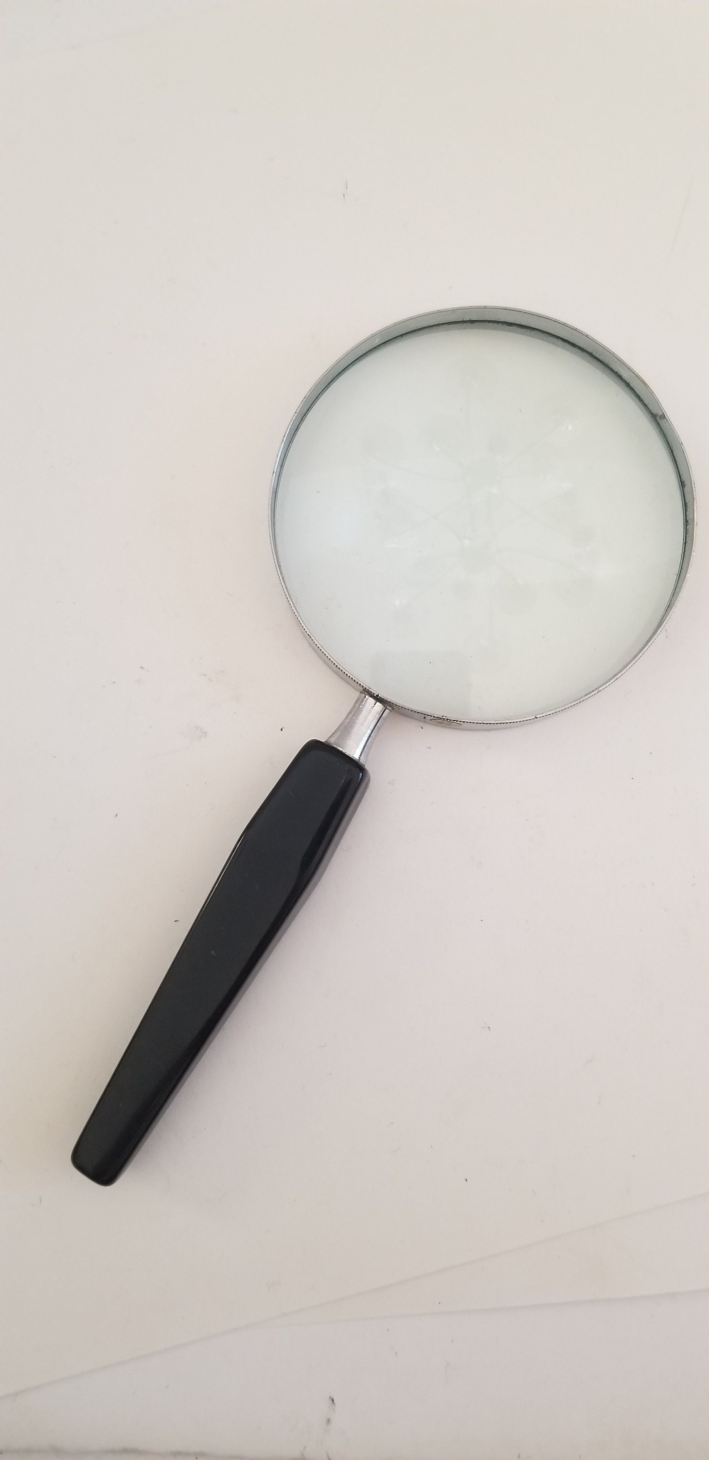 Vintage Pocket Magnifying Glass in Case. 