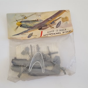 Vintage circa 1958 Airfix 1/72 scale Mustang P-51D &quot;Fool&#39;s Paradise IV&quot; plastic model kit, original bag complete