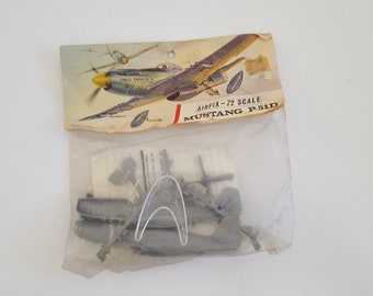 Vintage circa 1958 Airfix 1/72 scale Mustang P-51D "Fool's Paradise IV" plastic model kit, original bag complete