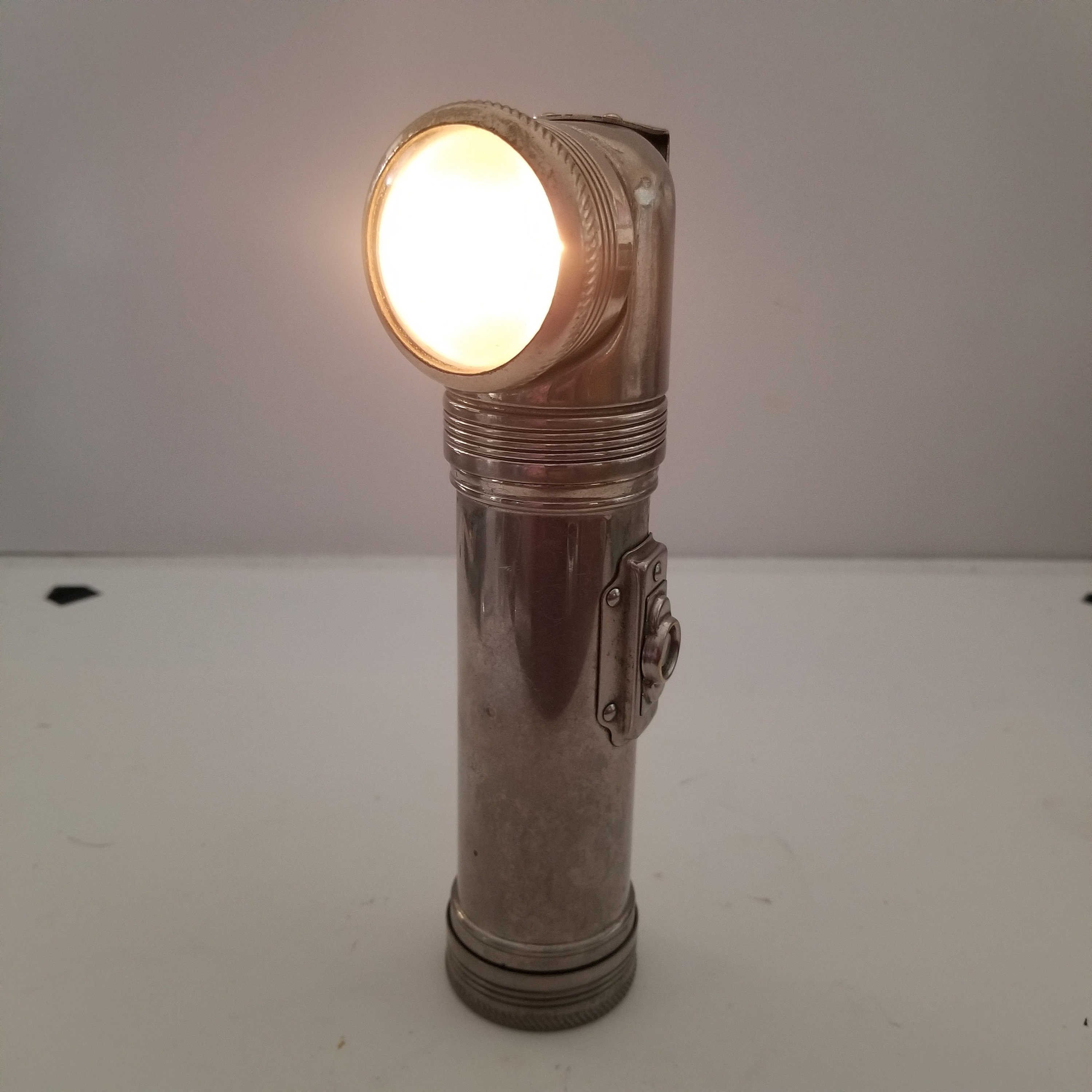 Vintage 1925 Eveready Industrial Flashlight: Right Angle Vintage 1925 Eveready Industrial Flashlight: Right Angle