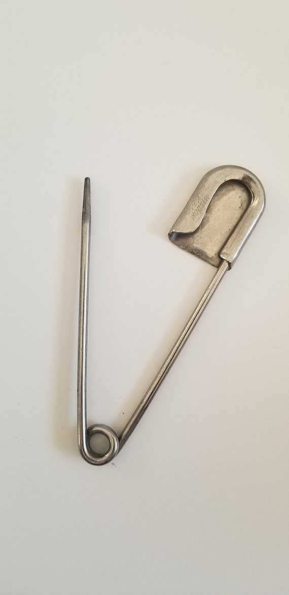 Brass Safety Pin – Rackk & Ruin