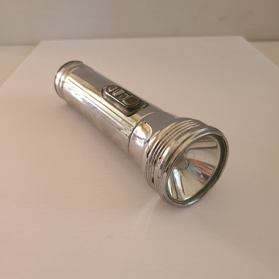 アクセサリー MOONEYES Vintage Flashlight & Holder 61COG3Lu47L._UF350,350_QL50_.jpg