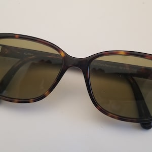 Vintage original circa 2000 Coach brand sunglasses, temples marked HC 6101 size 52 16 140 style color 5120 Dark Tortoise, has RX glass now