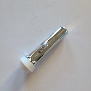 Vintage circa 1969 Eveready &quot;Little Jim&quot; No.115 single &quot;AA&quot; battery pocket book or purse mini flashlight white head cap