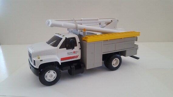 dg productions bucket truck