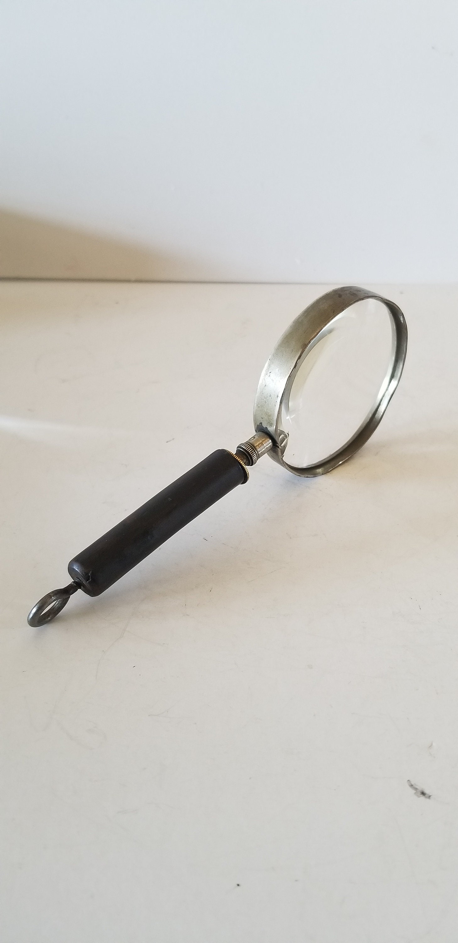 Vintage Pocket Magnifying Glass in Case. 