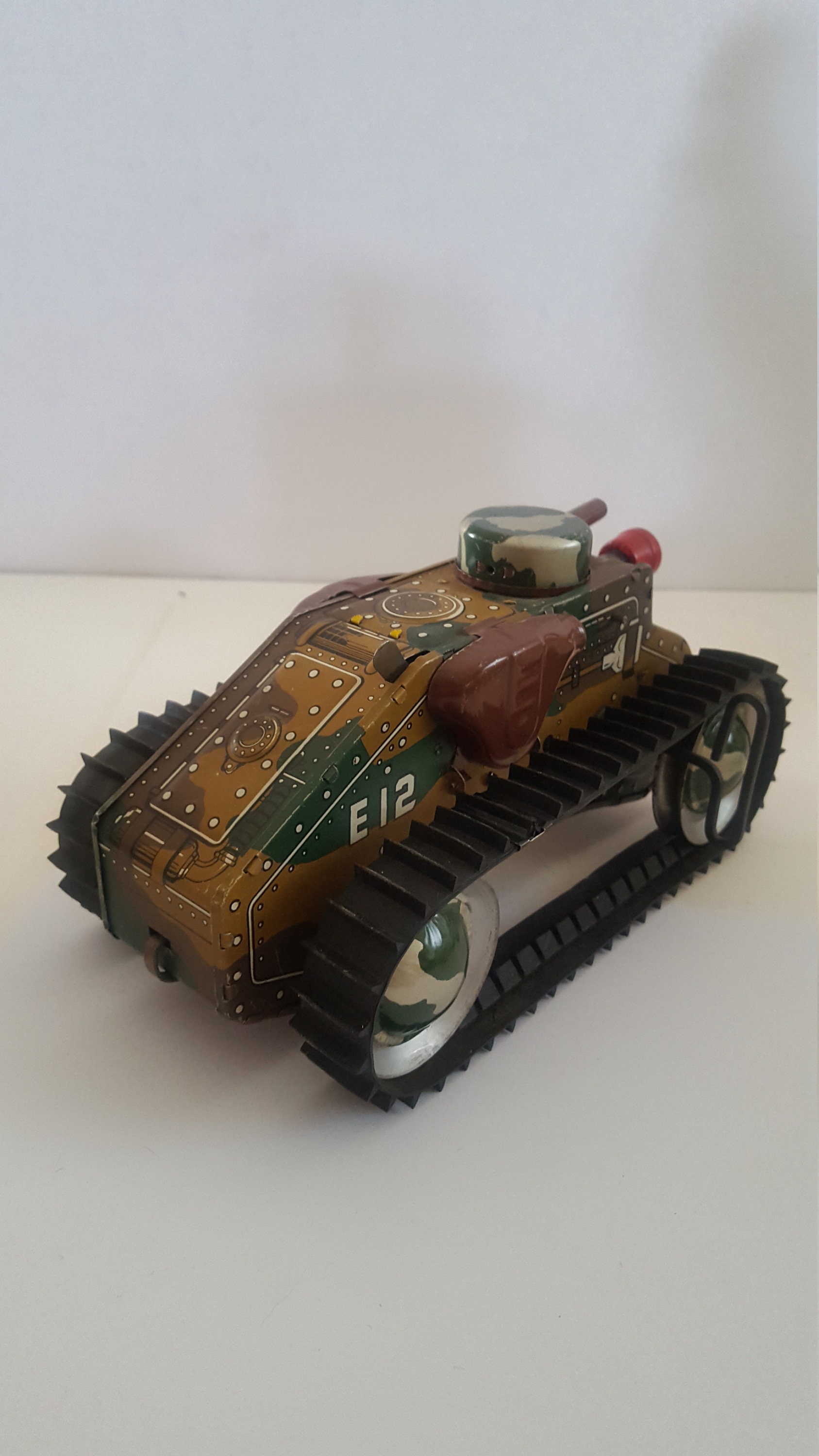 Vintage 1930's Marx E12 Camouflage Tin Toy Tank: Working Clockwork
