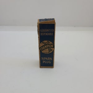 Vintage circa 1940&#39;s Champion Y6 spark plug for Chevrolet, multiples in stock some with Y8 box