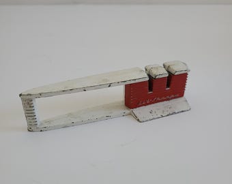 Vintage mid century two way sharpener "Li'l Sharpy" Milwaukee File Co. Some chippy paint but good condition
