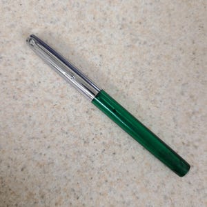 Vintage Sheaffer&#39;s Fountain Pen: Silver Cap, Green Shaft - Fine/Medium Nib