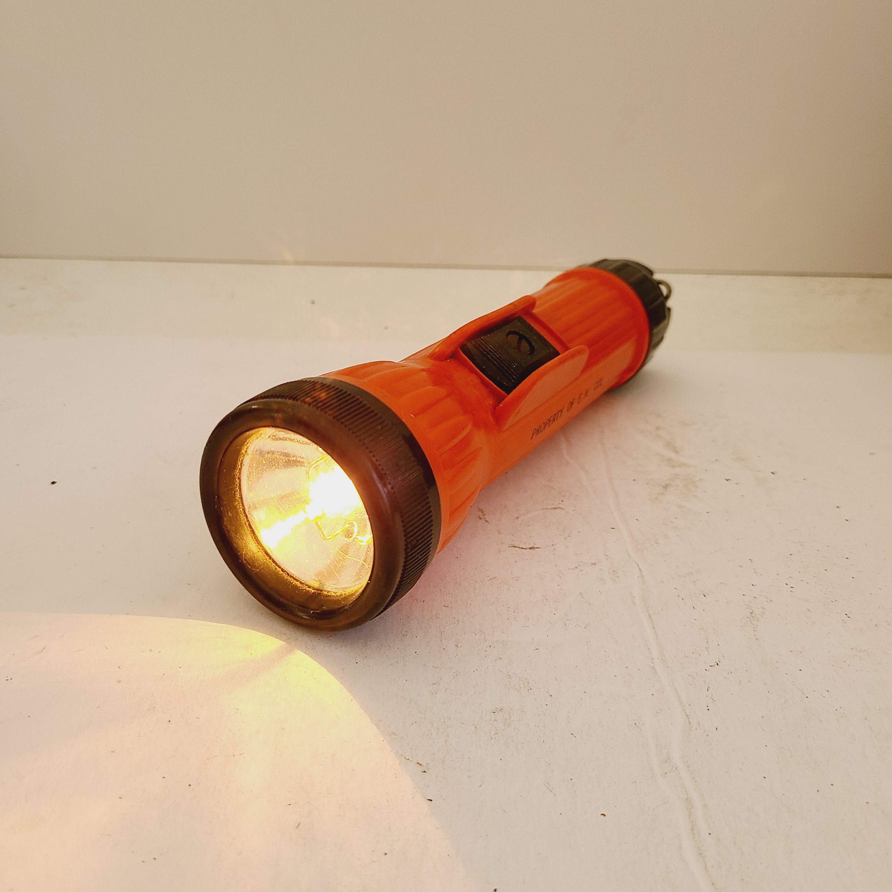 bright star 07880 rechargeable flashlight battery 6 cell Vintage 1985 Bright Star Safety Flashlight: Model 2117, Eastman Kodak