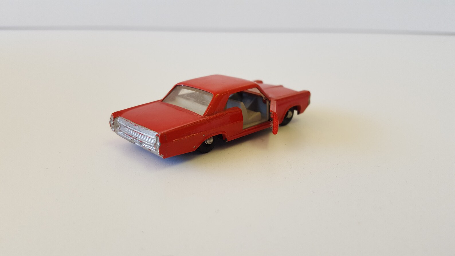 Vtg Pontiac Grand Prix Sports Coupe Matchbox No. 22 DieCast Car Early