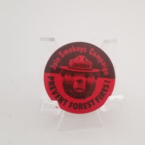 Vintage Smokey Bear pinback button, Join Smokey&#39;s Campaign Prevent Forest Fires. Measures 1 11/16&quot;