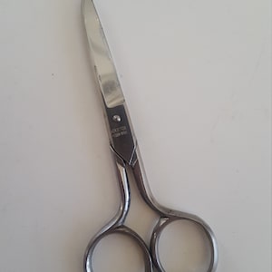Vintage circa 1950&#39;s Royal Brand Cutlery Co Italian made sewing scissors, small size, Hot Forged Hollow Ground