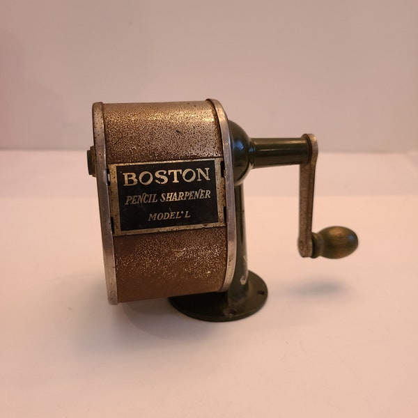 Vintage 1940 Boston L single standard  pencil size sharpener, nice example though has surface rust, Hunt Manufacturing Co. Camden, NJ
