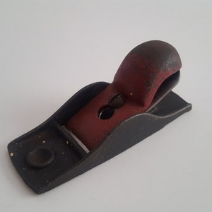 Vintage 1950&#39;s to 60&#39;s small wood block plane, unmarked with a  1 1/4&quot; shave