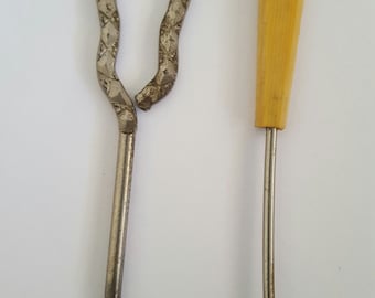 Antique pair of button hooks, metal handle, celluloid 1900-1919