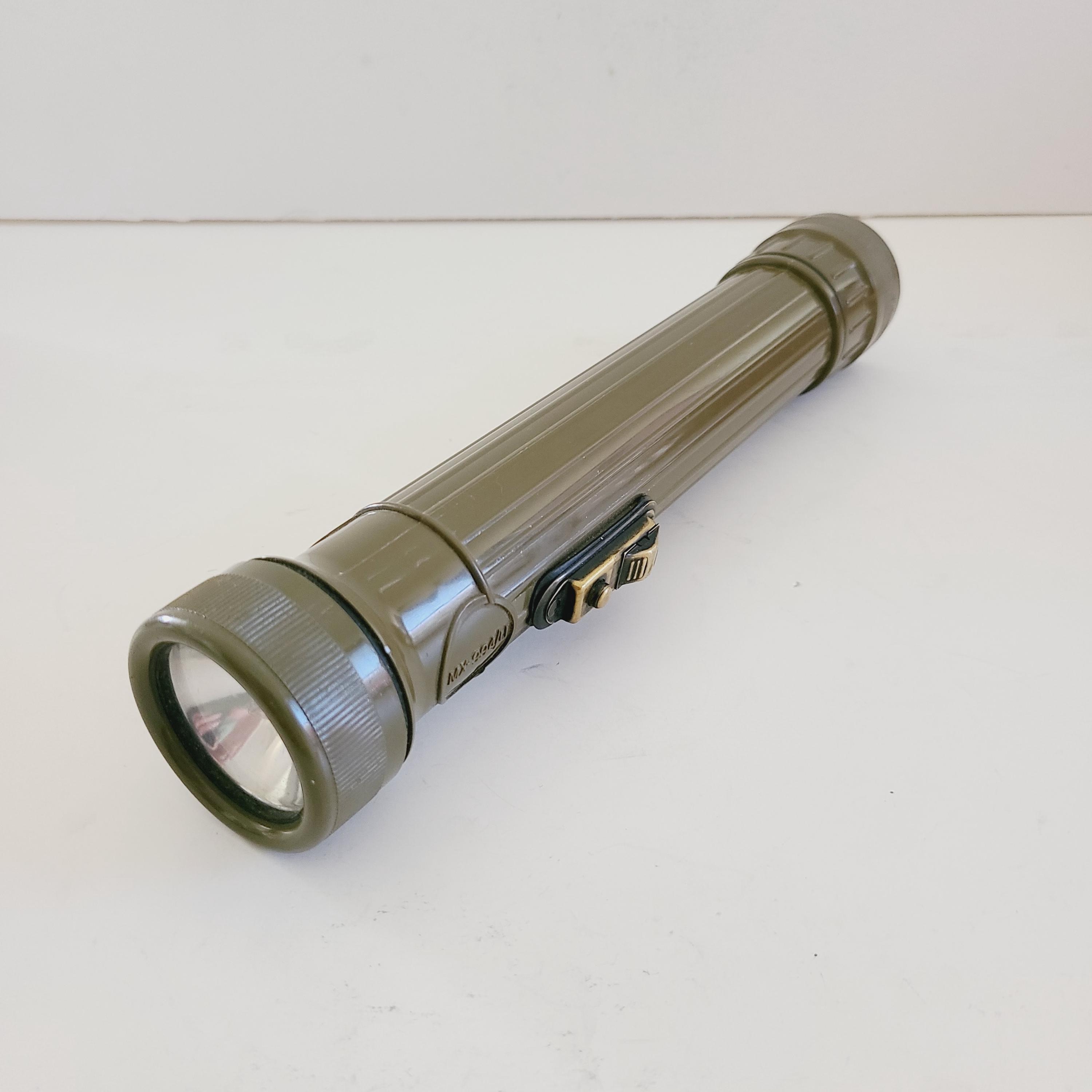 Lampe de poche vintage FULTON MX991/U angle droit camouflage USA