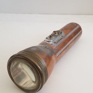 Vintage Ray-O-Vac Bullet style D cell flashlight, working condition walleye glass lens, batteries not included Made in USA worn finish