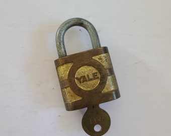 Vintage 1960&#39;s Yale and Towne Inc brass padlock , Super pin tumbler 2 5/8&quot; with 2 keys.