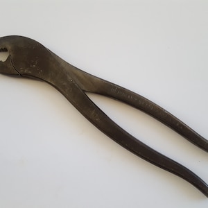 Vintage pair of Herbrand Tools Co No.179 battery pliers, great condition automobile tools 1940&#39;s