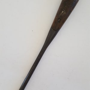 Vintage/antique Perfect Handle steel screwdriver. In as found condition measures 11&quot; unmarked except for a 6 inside a triangle on the blade