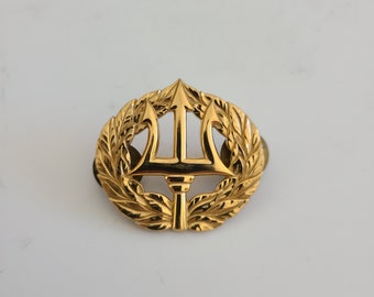 Vintage 1970's US Navy "Command Ashore" wreath around trident pin, clutch back full size by Wolf-Brown (W-22-N) 1/20 10kt gold