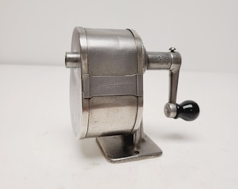 Vintage 1920&#39;s Spengler-Loomis Pencil Sharpener: Chicago Mfg. Co. No.1
