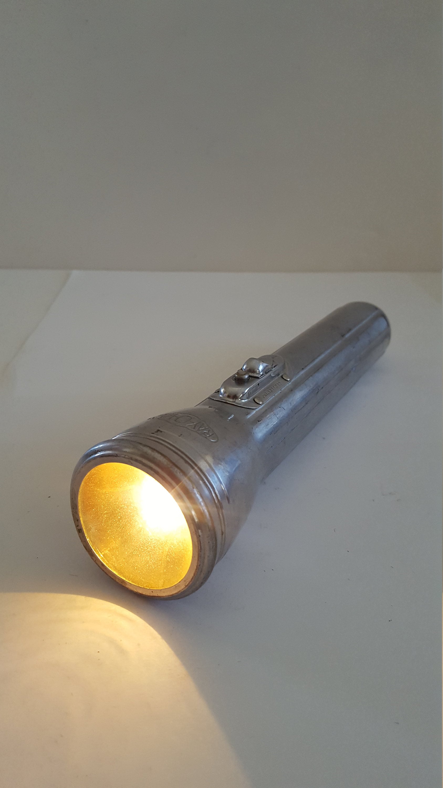 Vintage Circa 1930 Ray-o- Vac 